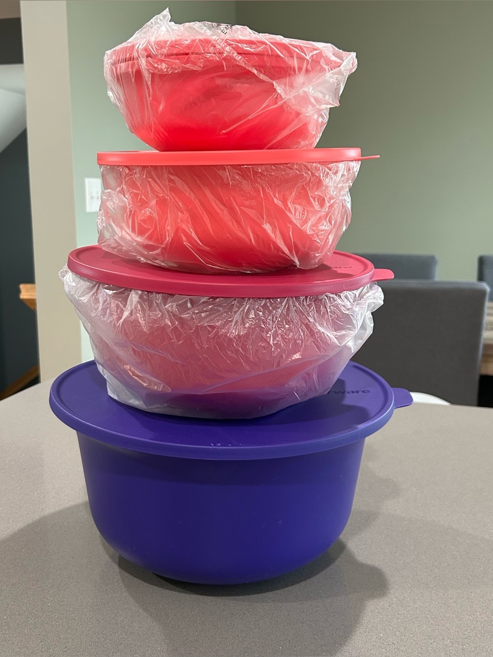 Tupperware Aloha Serving Bowls Lids 4 Piece Set Summer Colors NEW Pink Purple